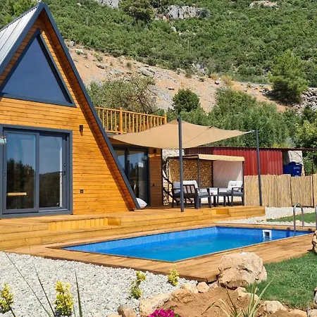 Ugni Blanc Uzum Baglari Ve Zeytinlikler Icinde Mini Bir Cennet Ve Tiny House Konseptli Havuzlu Ucgen Ev - крошечный дом - скрытый рай Holiday home *
