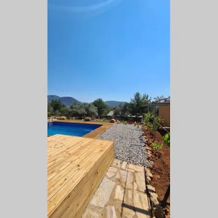 Ugni Blanc Uzum Baglari Ve Zeytinlikler Icinde Mini Bir Cennet Ve Tiny House Konseptli Havuzlu Ucgen Ev - крошечный дом - скрытый рай Holiday home *