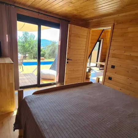 Ugni Blanc Uzum Baglari Ve Zeytinlikler Icinde Mini Bir Cennet Ve Tiny House Konseptli Havuzlu Ucgen Ev - крошечный дом - скрытый рай Holiday home Fethiye