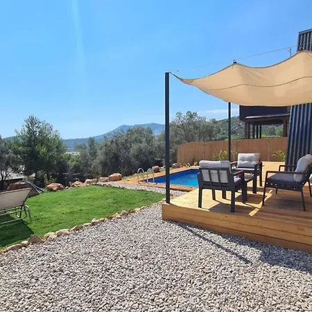 Tatil Evi Ugni Blanc üzüm Bağları Ve Zeytinlikler Içinde Mini Bir Cennet Ve Tiny House Konseptli Havuzlu üçgen Ev - крошечный дом - скрытый рай *